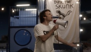 Last Man On Earth 'Dunk The Skunk' Phil Blow Horn BagoGames